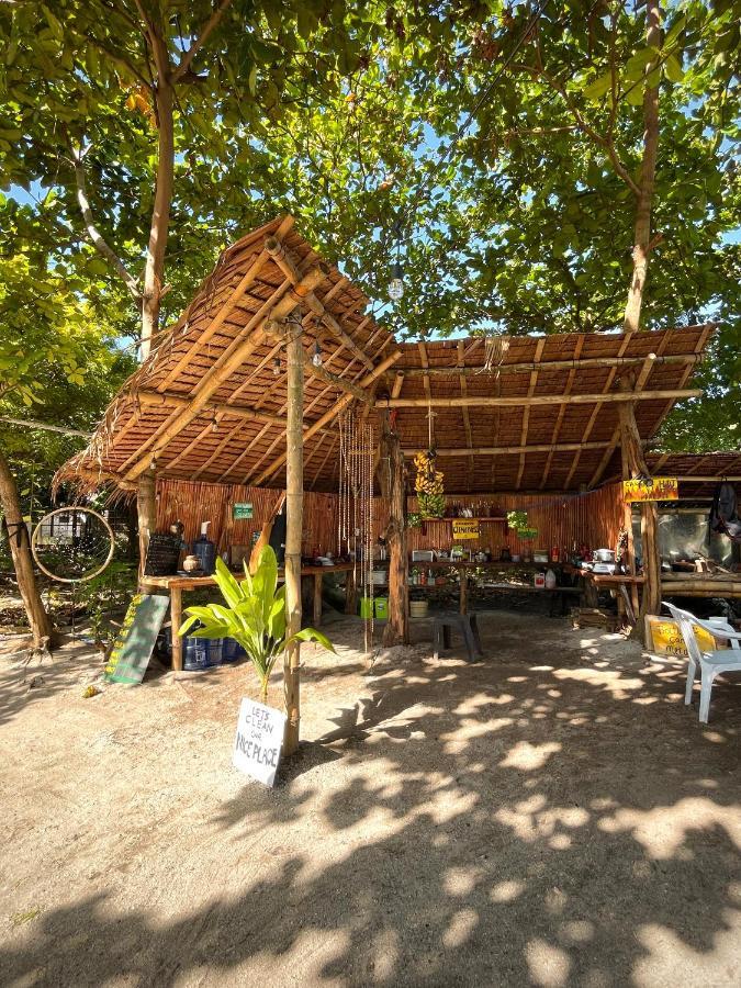 Tribal Huts Community Hostel Daanbantayan Exterior photo