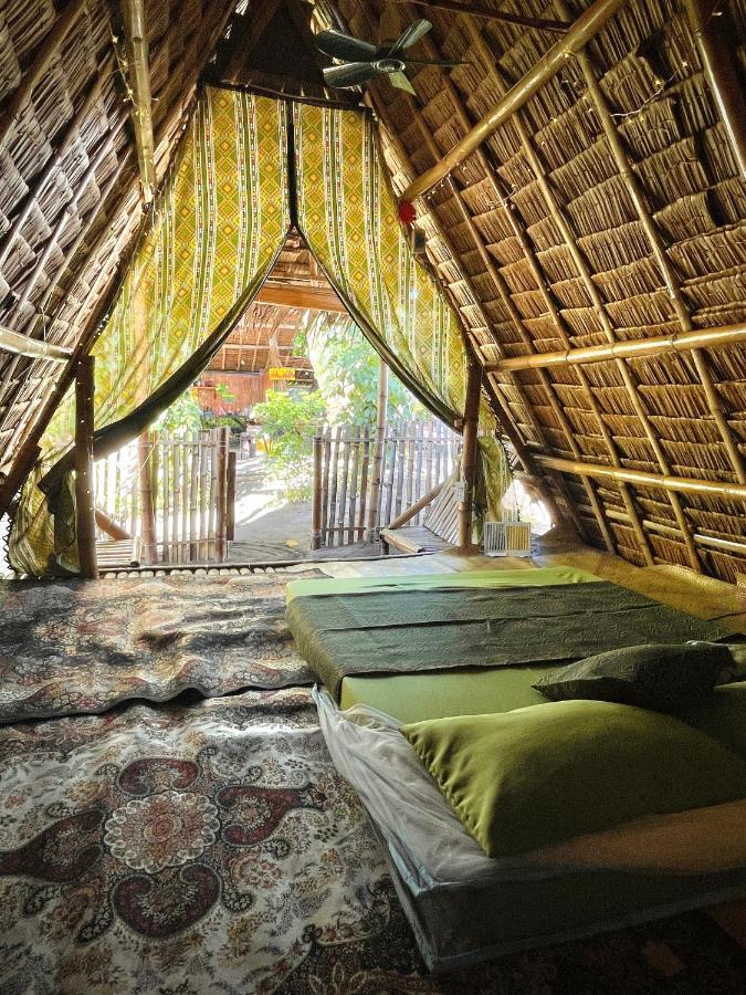 Tribal Huts Community Hostel Daanbantayan Exterior photo