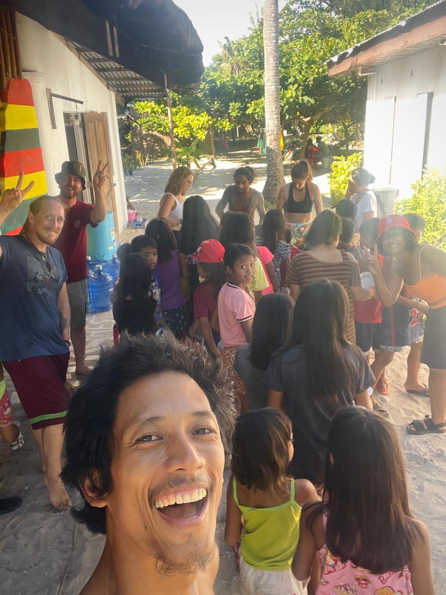 Tribal Huts Community Hostel Daanbantayan Exterior photo